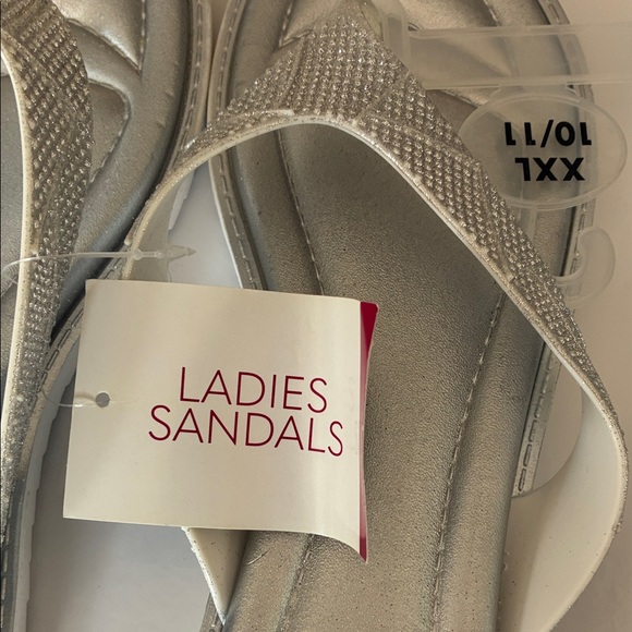 Women’s Metallic Pearl Thong Sandals - Cushioned Slip-On - Picture 3 of 8